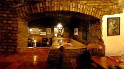 Uriges Kellergewölbe des Restaurants "Zum alten Engel"