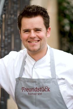 Portraitfoto mit dem Küchenchef Jens Fischer
