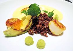 Jakobsmuscheln mit Beilagen