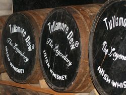 Drei irische Whiskyfässer