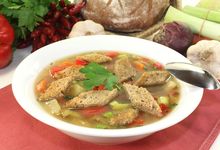 Schüssel mit Kartoffelsuppe