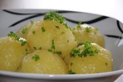 Schüssel mit Klößen
