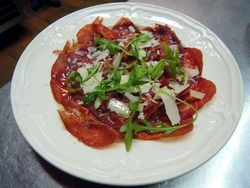 Teller mit Carpaccio