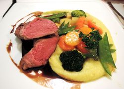 Steak medium mit Beilagen