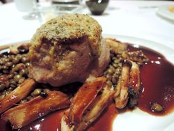 Kalbsfilet mit Puy Linsen und gebratenen Kräutersaitlingen