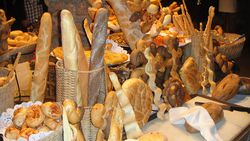Baguettes mit vielen anderen Brotsorten